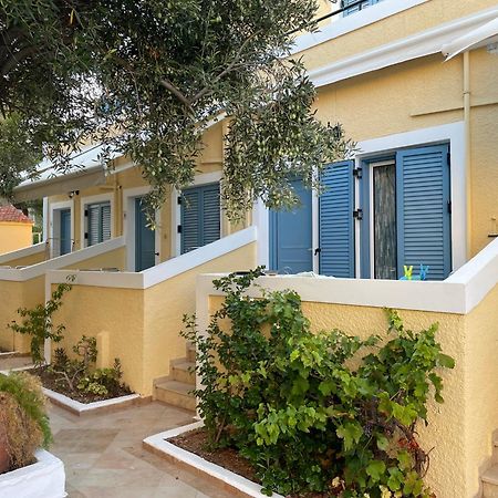 Esperides Maisonettes Agia Marina  Екстериор снимка