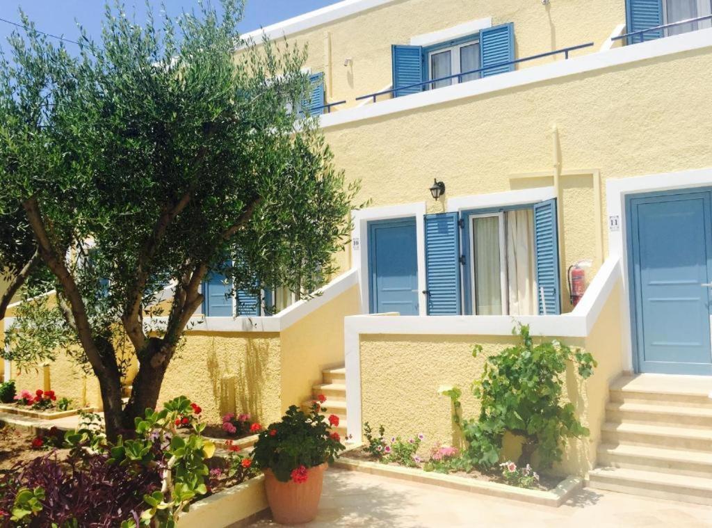 Esperides Maisonettes Agia Marina  Екстериор снимка