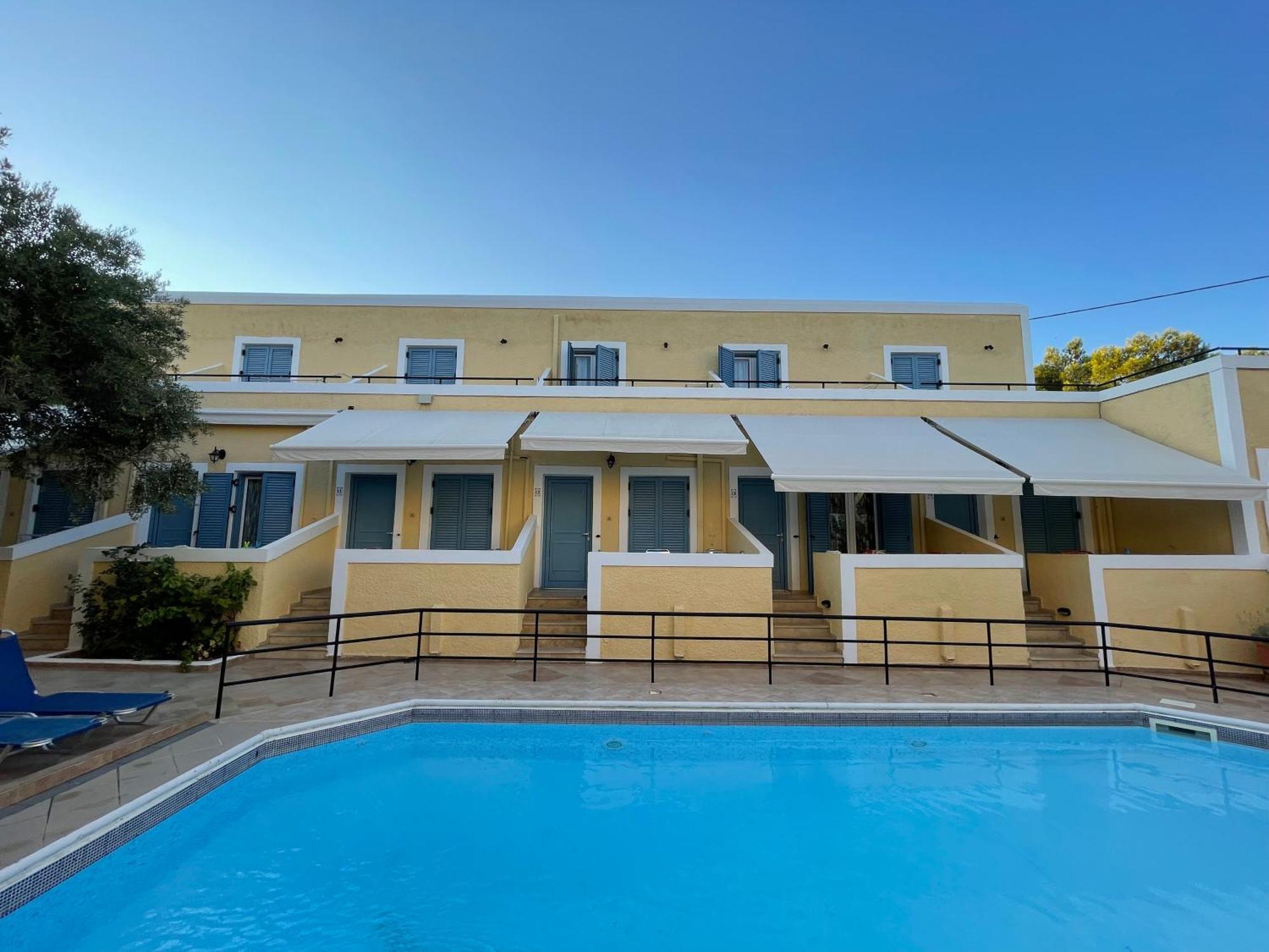 Esperides Maisonettes Agia Marina  Екстериор снимка