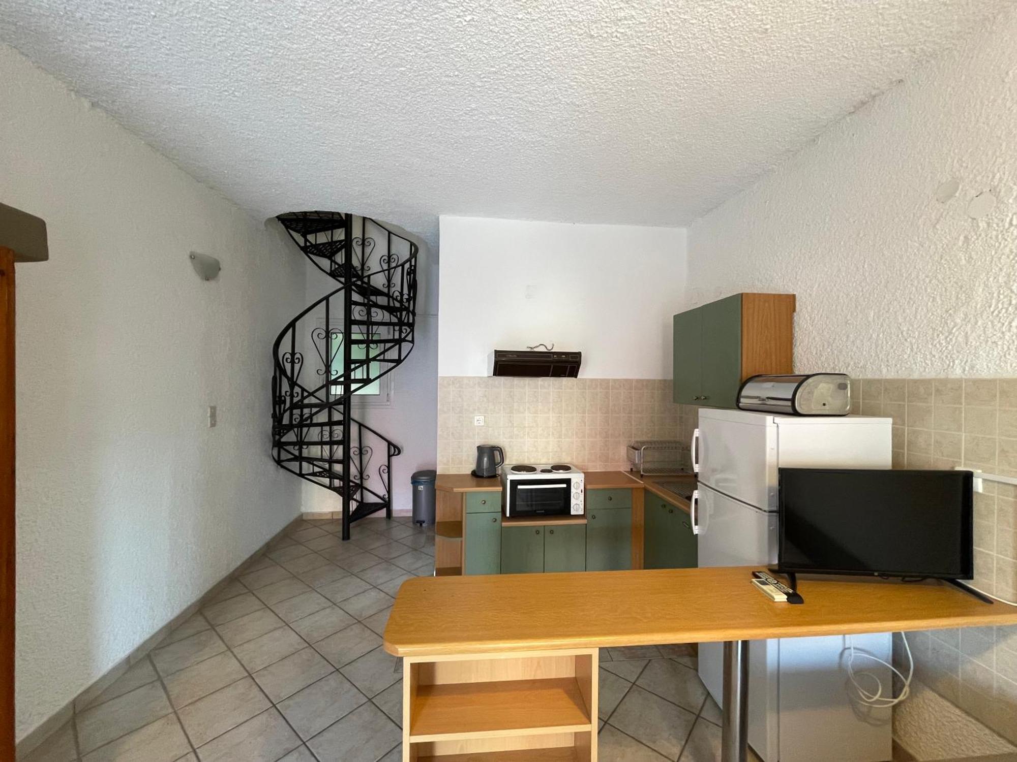 Esperides Maisonettes Agia Marina  Екстериор снимка